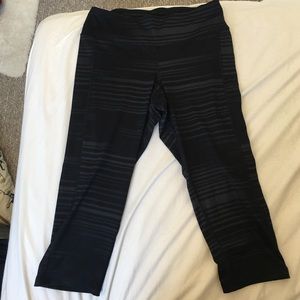 Old Navy Active Crop Leggings